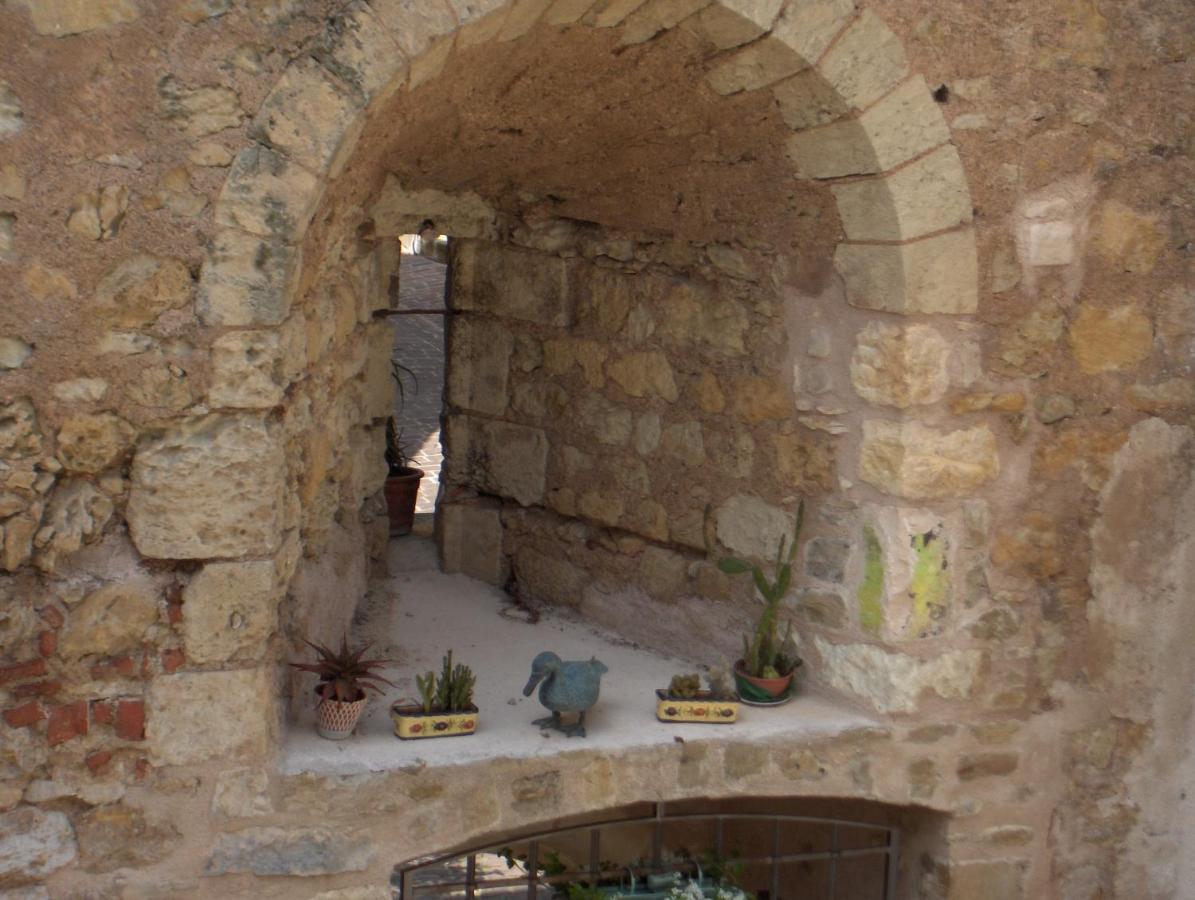 Auberge De La Tour Mennetou-sur-Cher Bagian luar foto