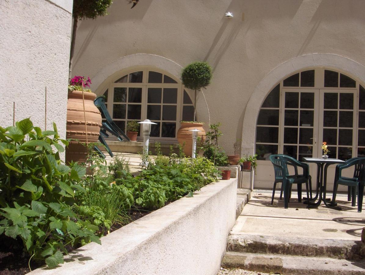 Auberge De La Tour Mennetou-sur-Cher Bagian luar foto